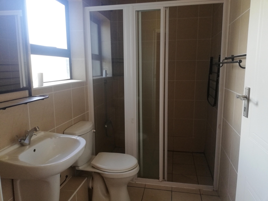 To Let 1 Bedroom Property for Rent in Lansdowne Western Cape